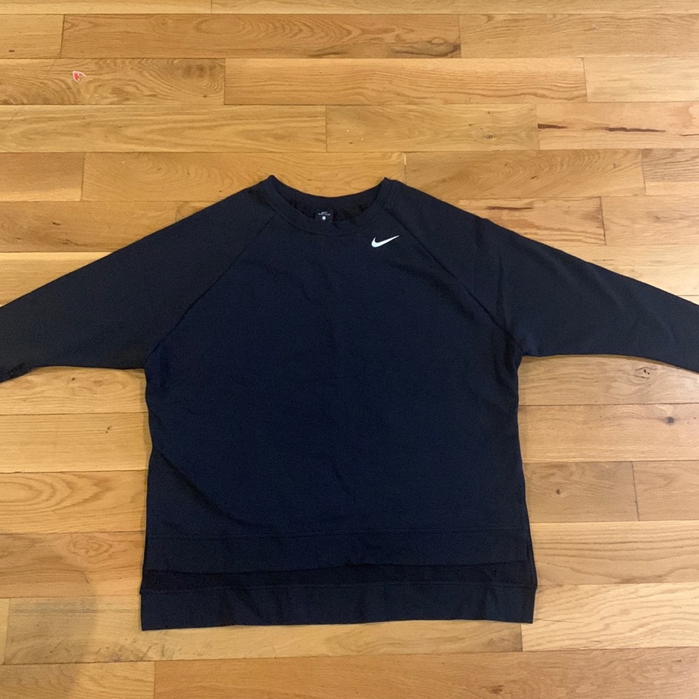 Nike Dri-Fit Long sleeve Hi-Lo sweatshirt